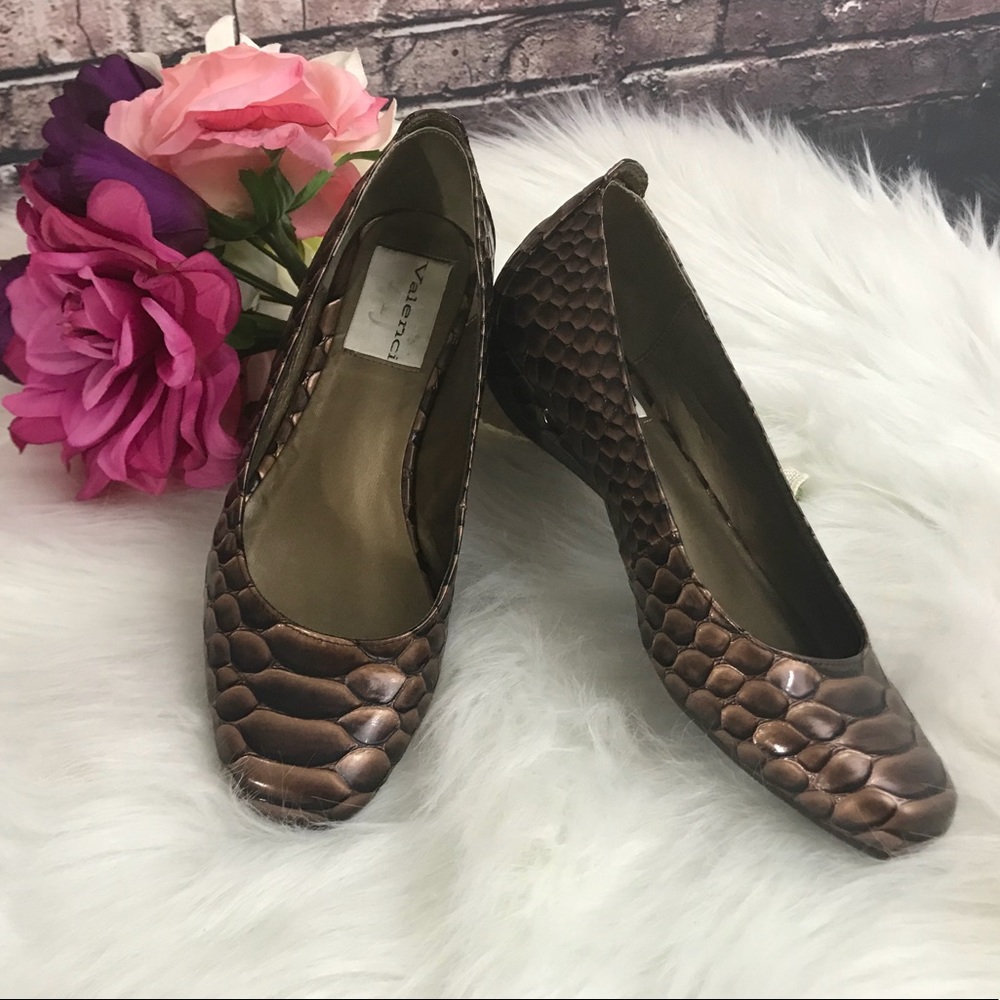 AJ Valenci Bronze Croco Textured Shoes